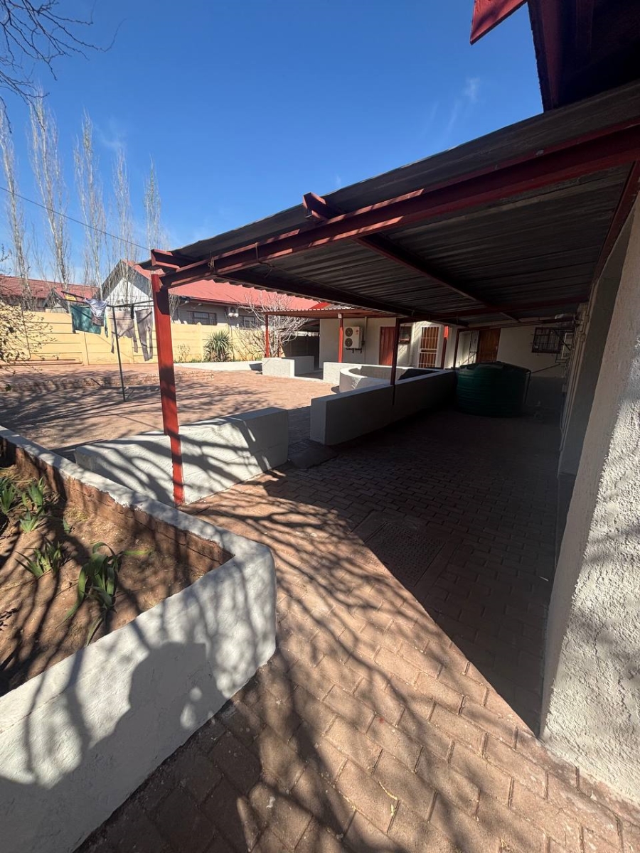 4 Bedroom Property for Sale in Postmasburg Northern Cape